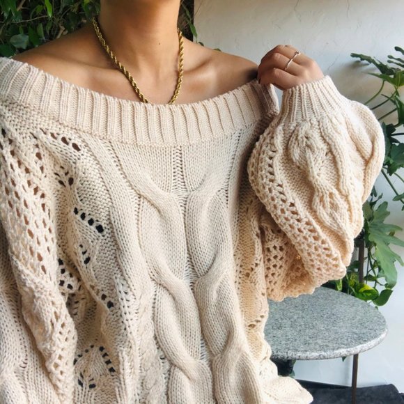 🏷 Sold | White Chunky Cable Knit Sweater - Picture 6 of 9